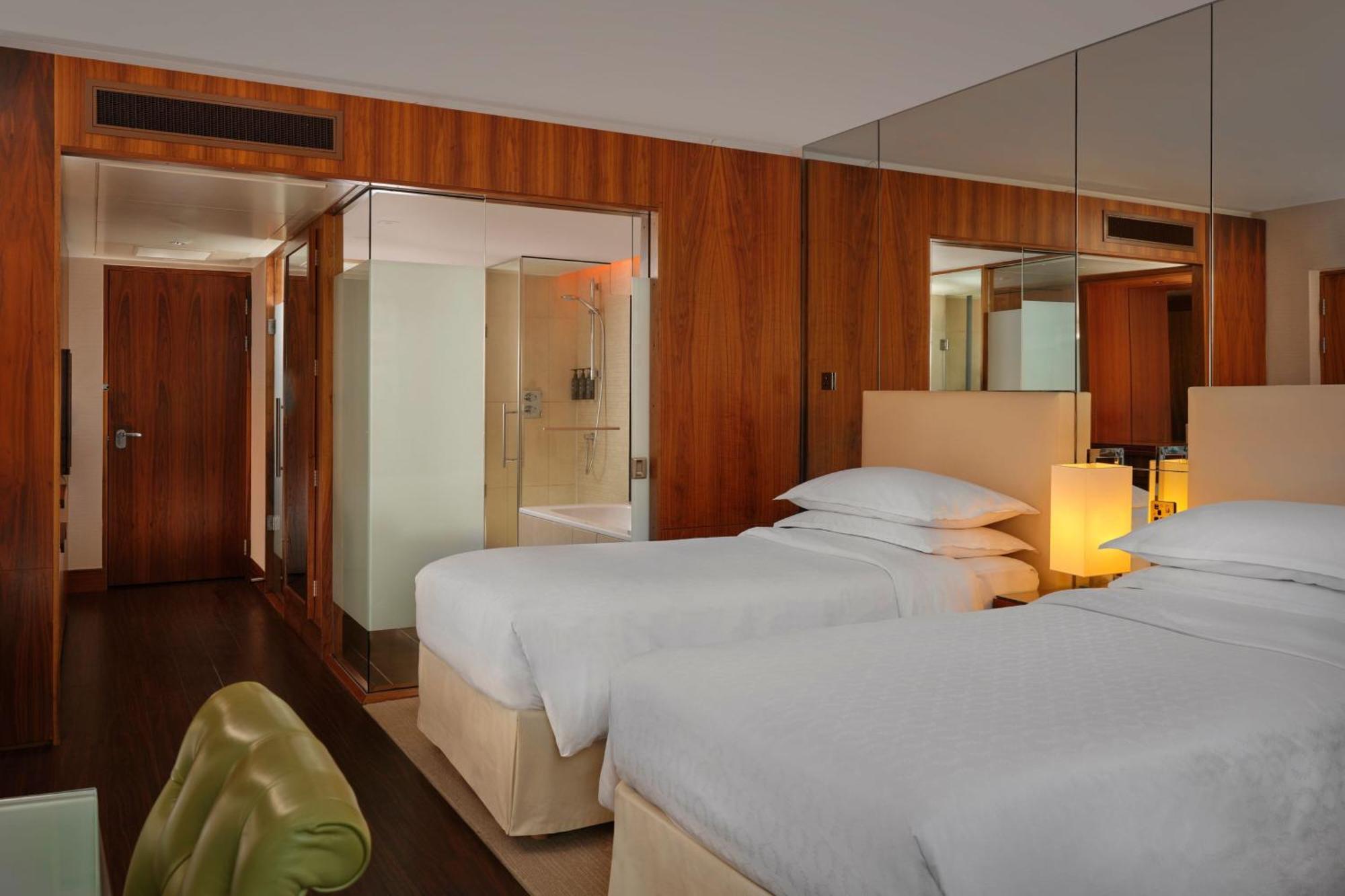 Sheraton Grand & Hotel 5*
